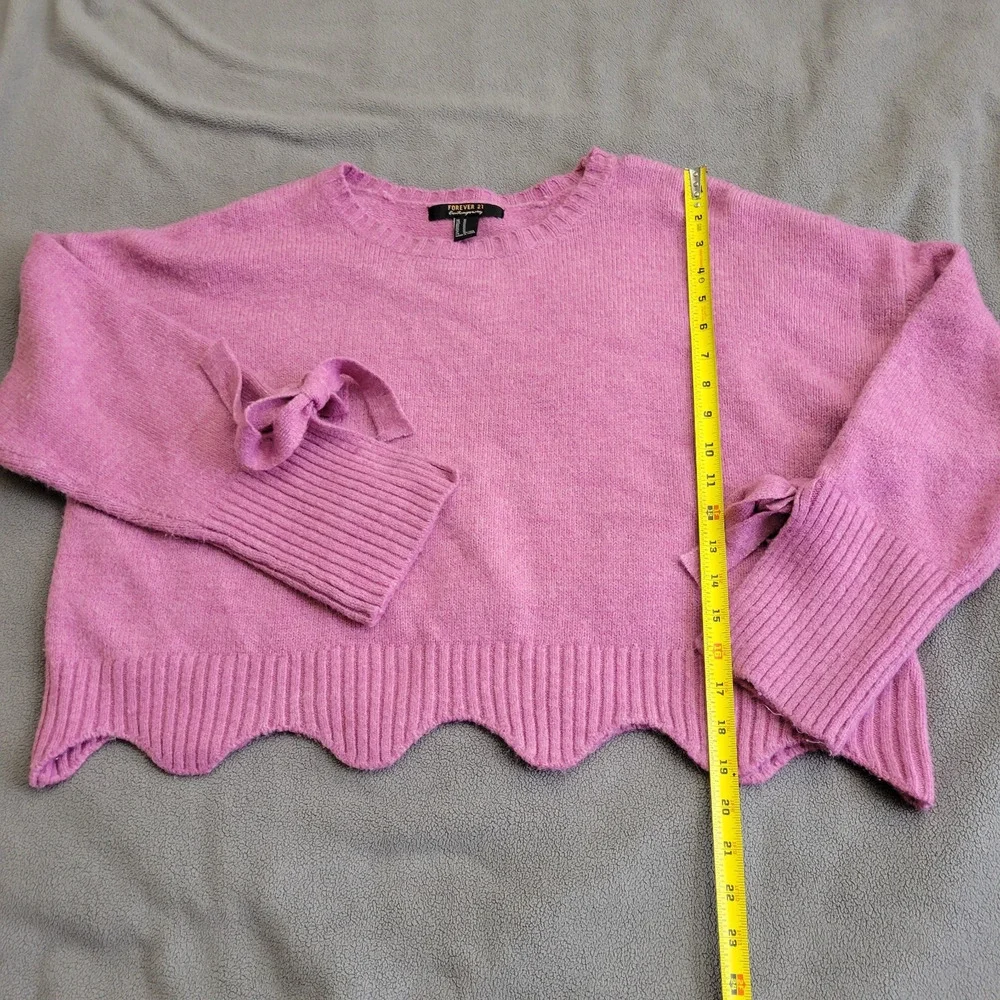 FOREVER 21 COMTEMPORARY Sweater cropped top purple scallooped slit arms cozy - Picture 3 of 13